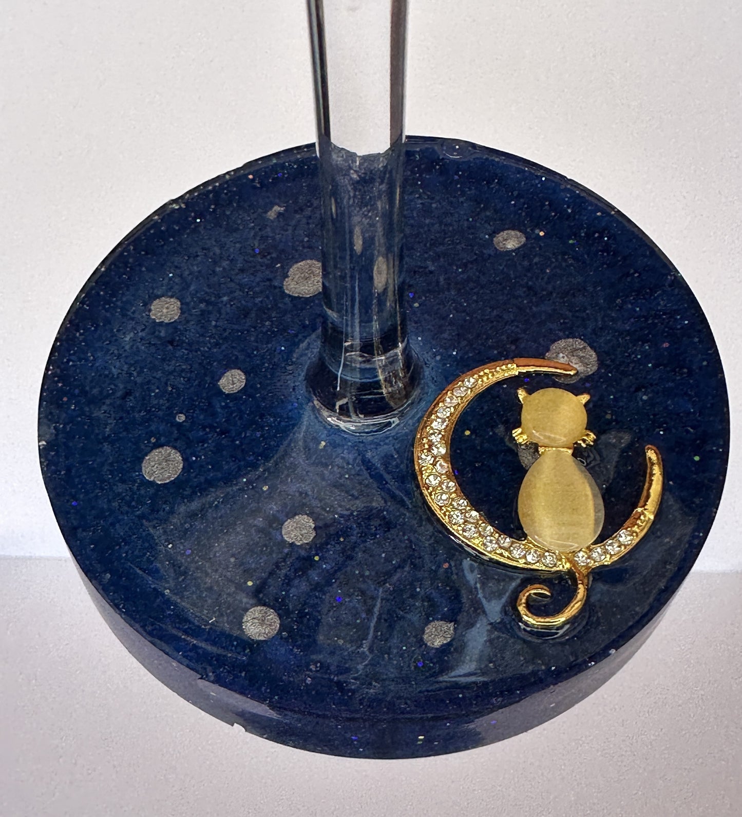 0013 Wine glass gold rhinestone cat on moon