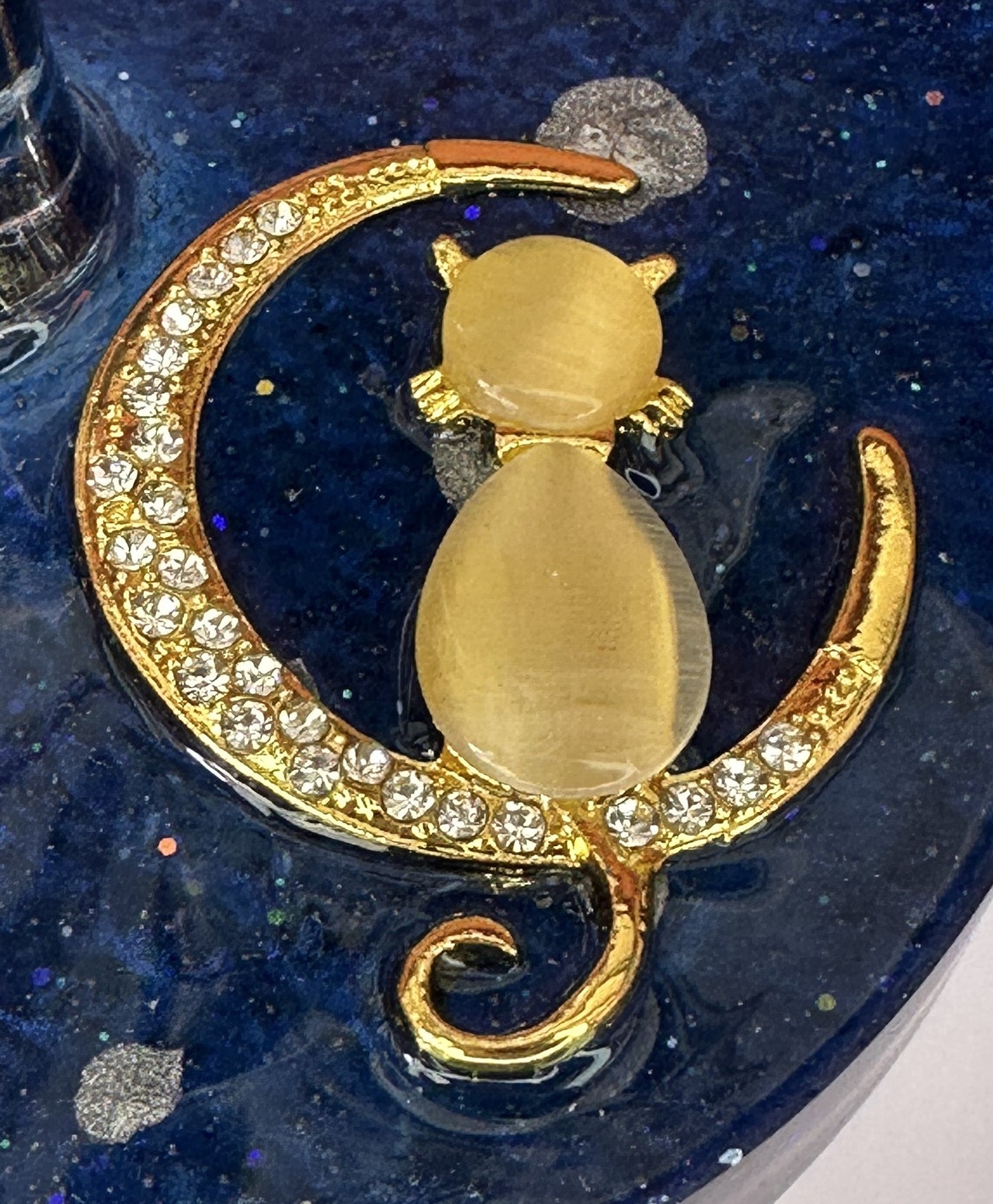 0013 Wine glass gold rhinestone cat on moon