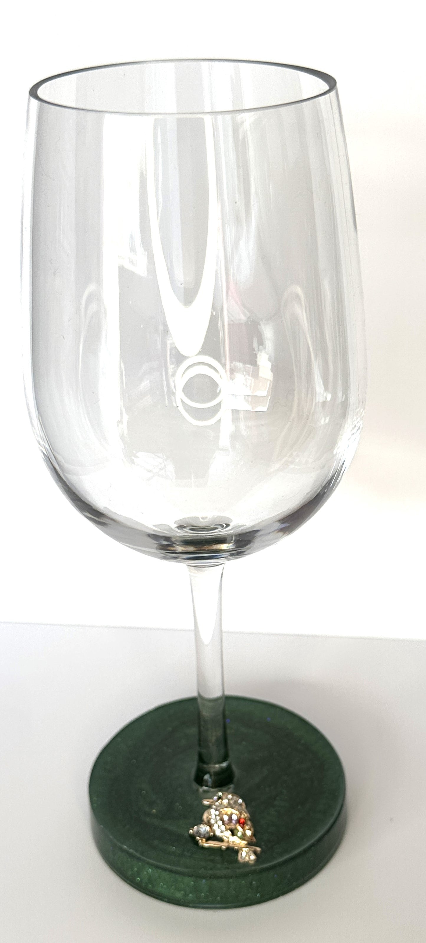 0019 Wine glass rhinestone bird in green