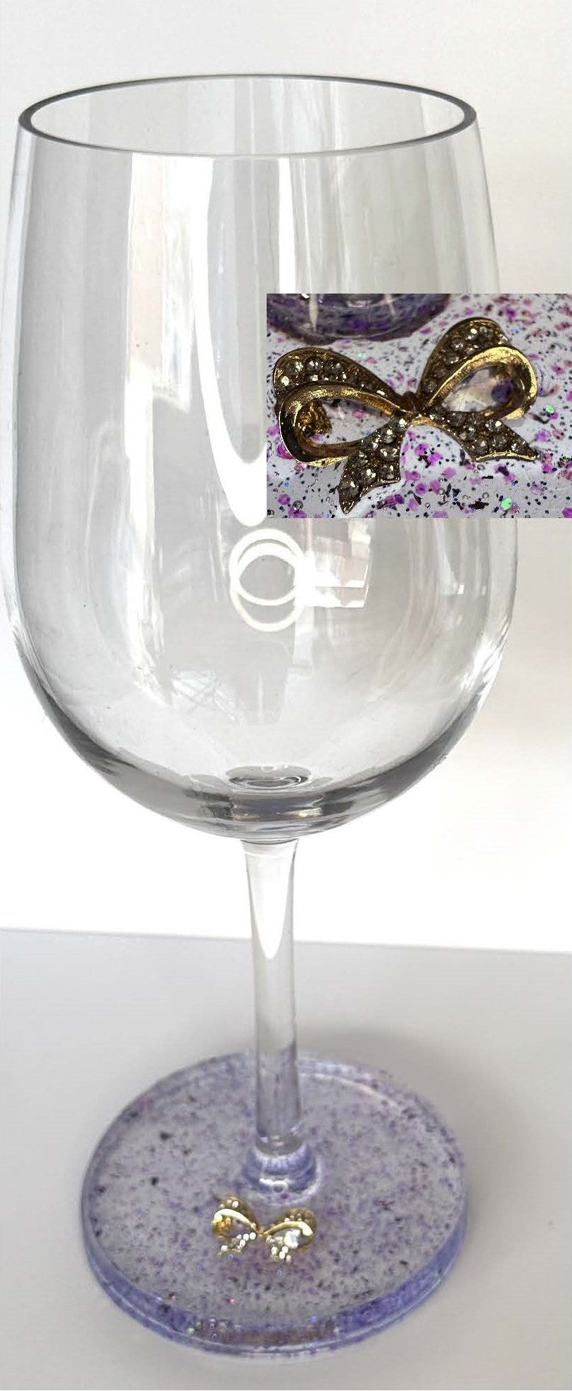 0020 Wine glass bow in purple