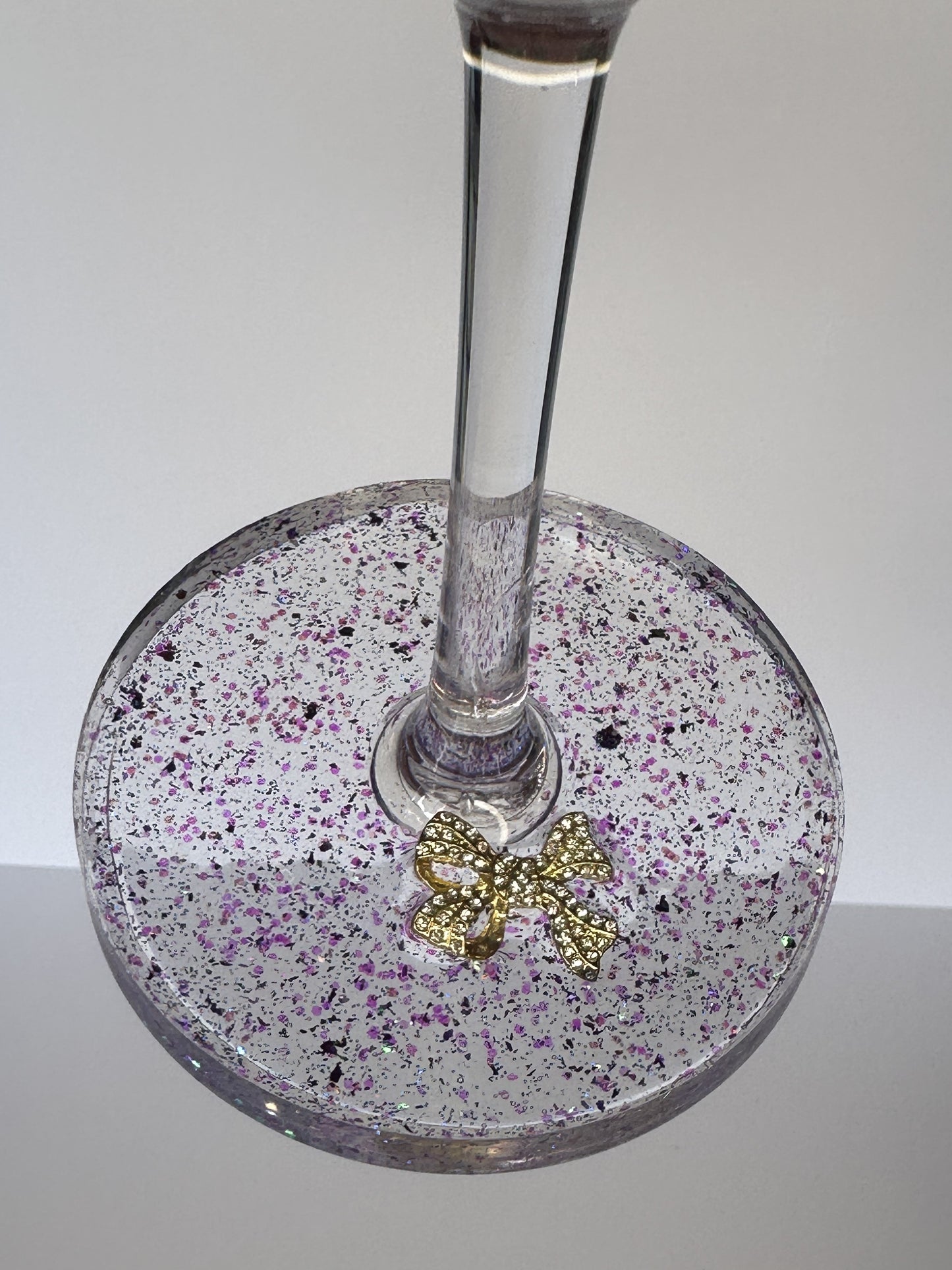 0022 Wine glass bow in purple