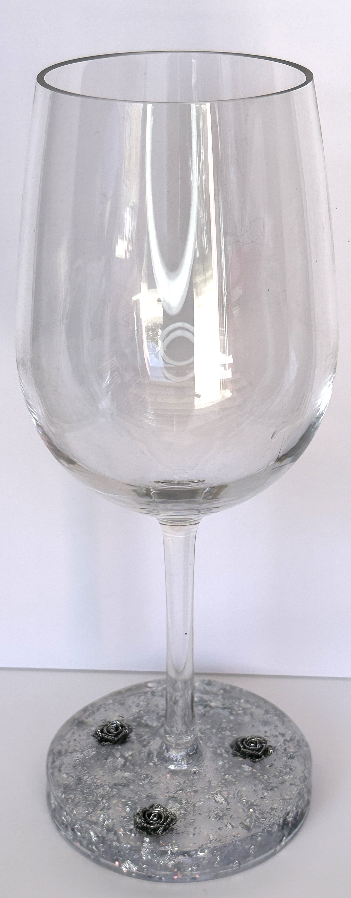 0056 Wine glass gray and silver roses