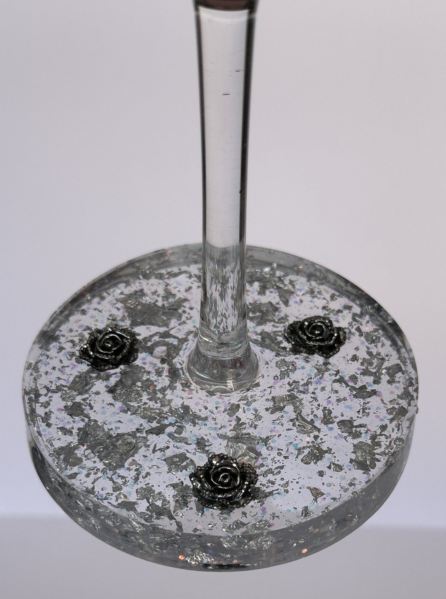0056 Wine glass gray and silver roses