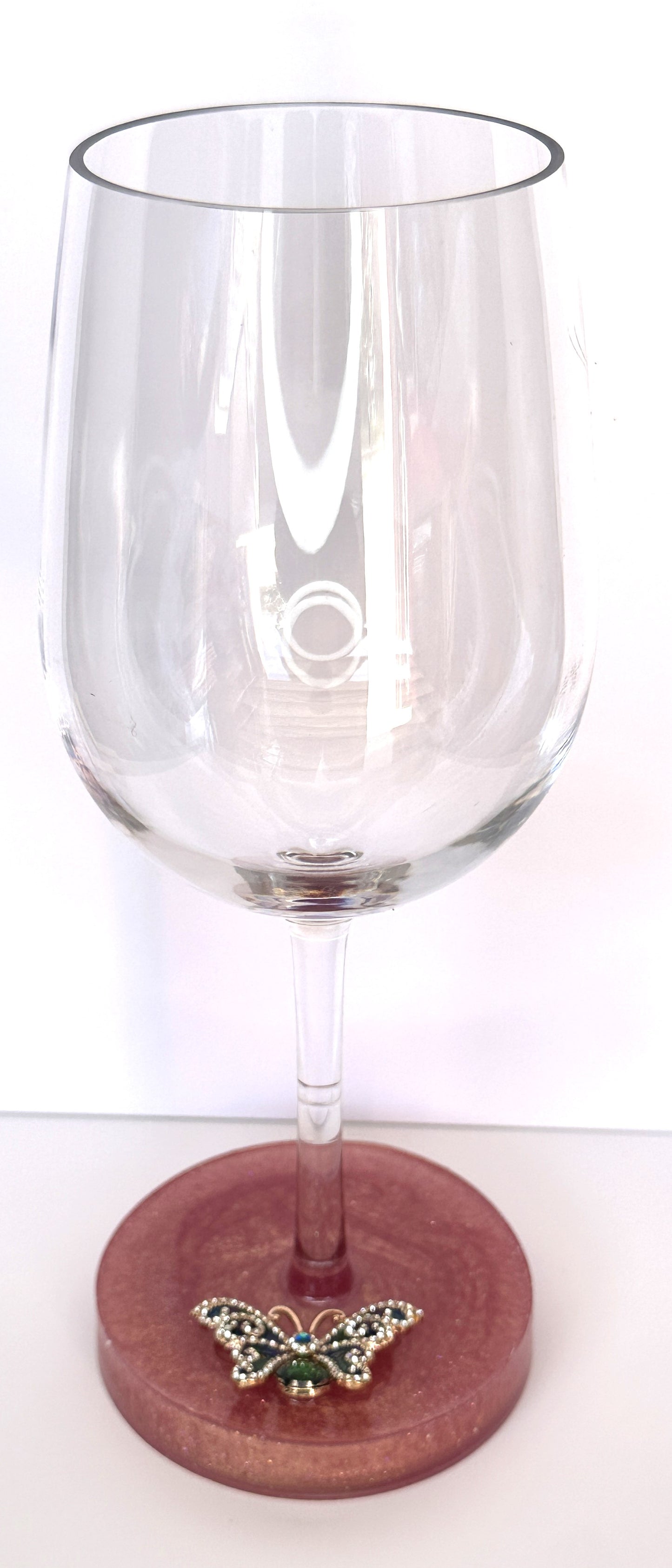 0062 Wine glass multicolor rhinestone butterfly in pink