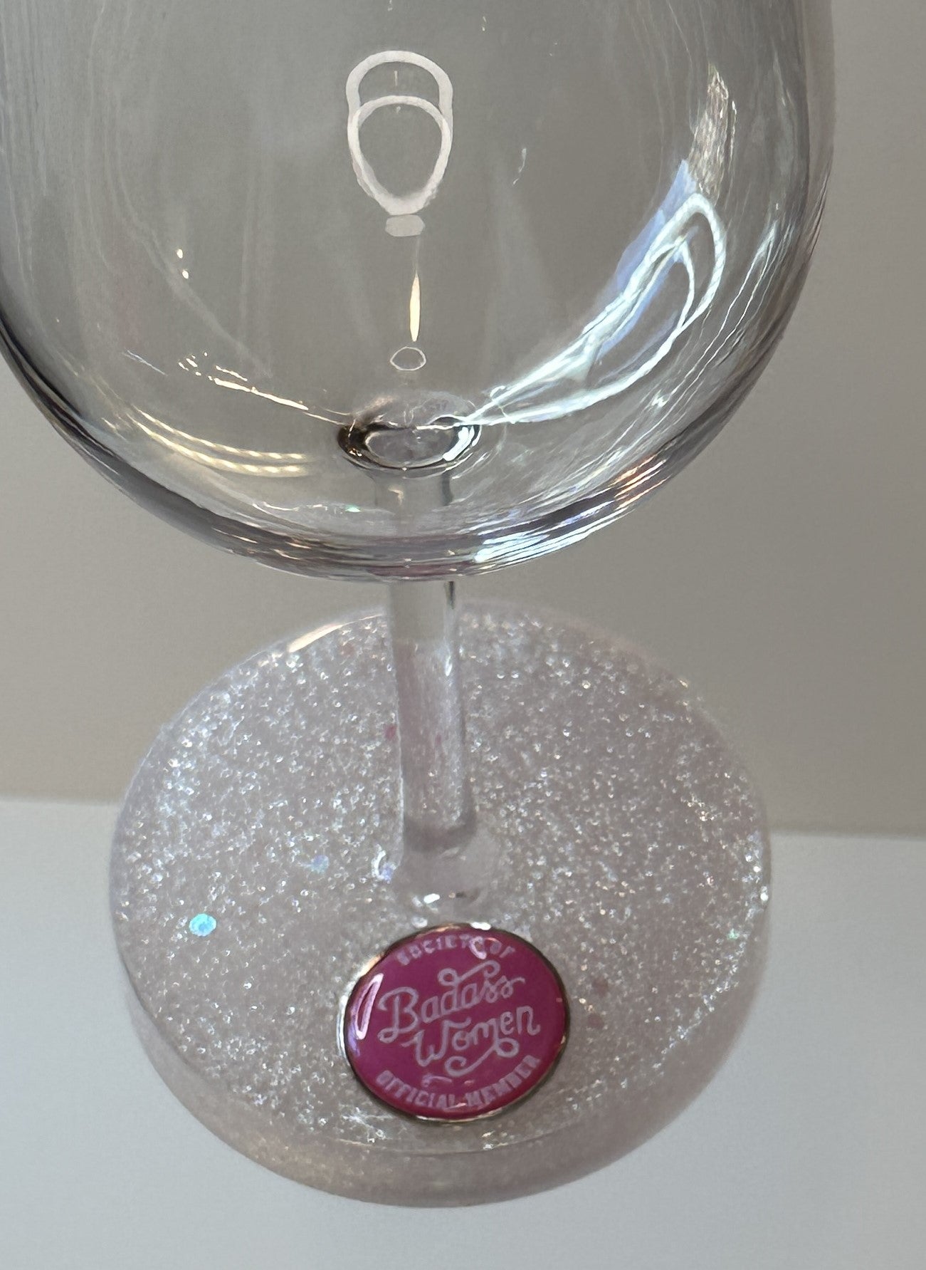 0083 Wine glass "badass woman"