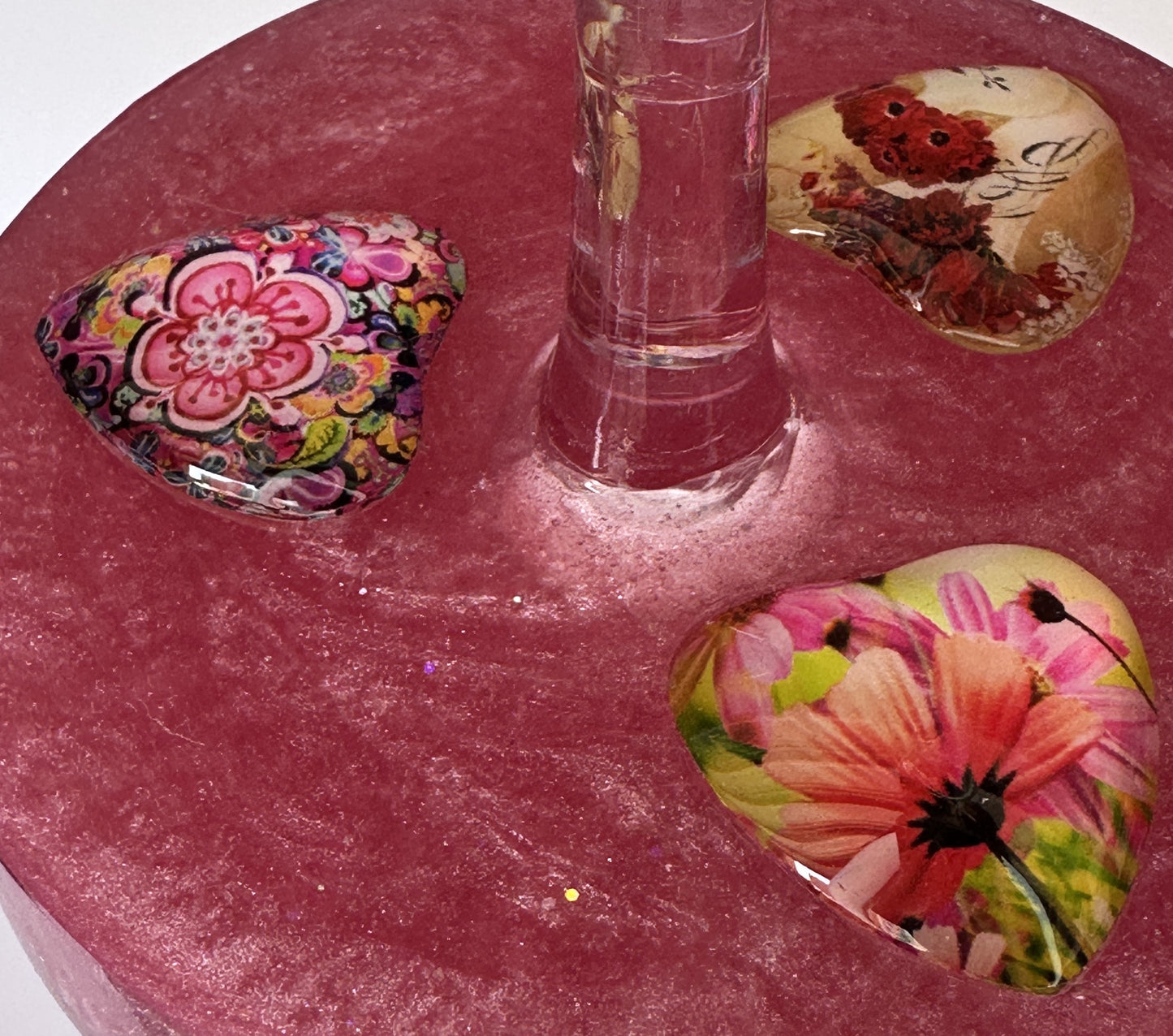 0014 Wine glass heart cabochons in pink