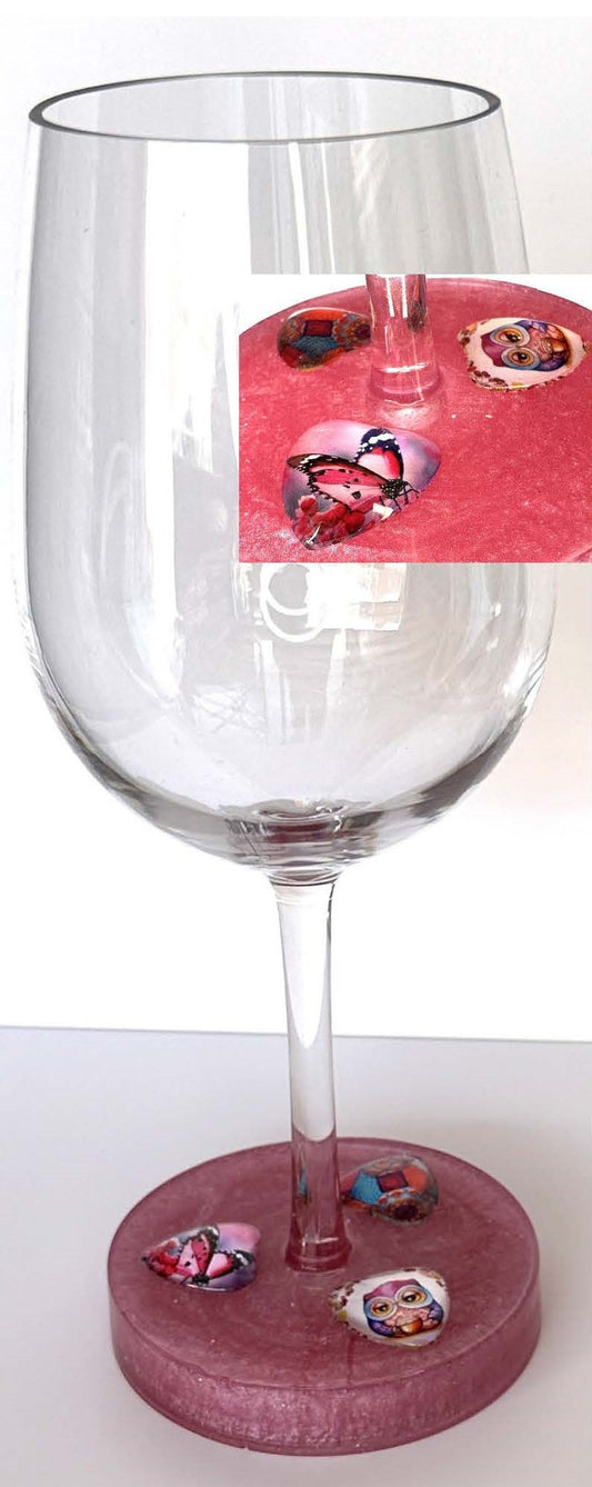 0016 Wine glass heart cabochons in pink