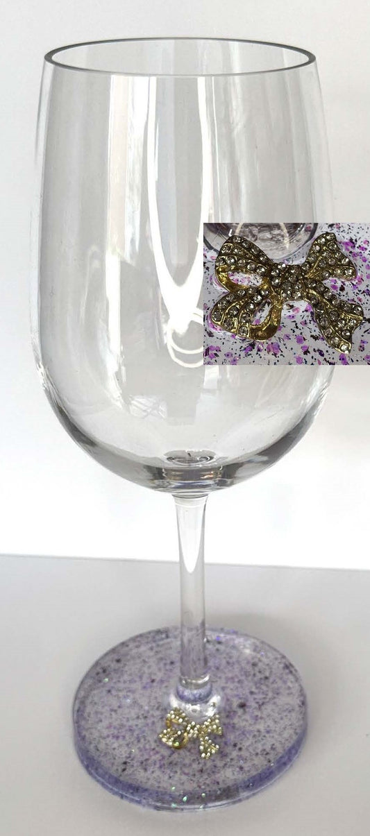 0022 Wine glass bow in purple