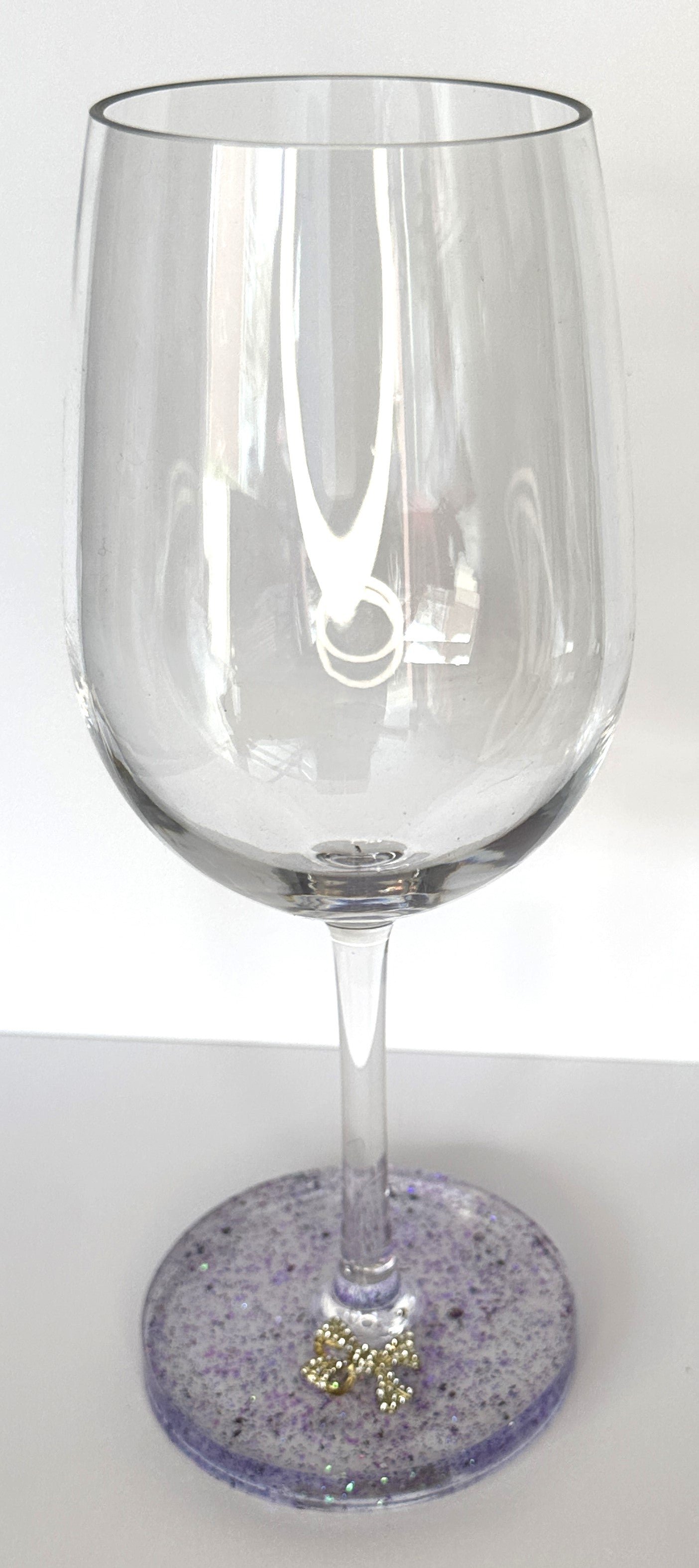 0022 Wine glass bow in purple