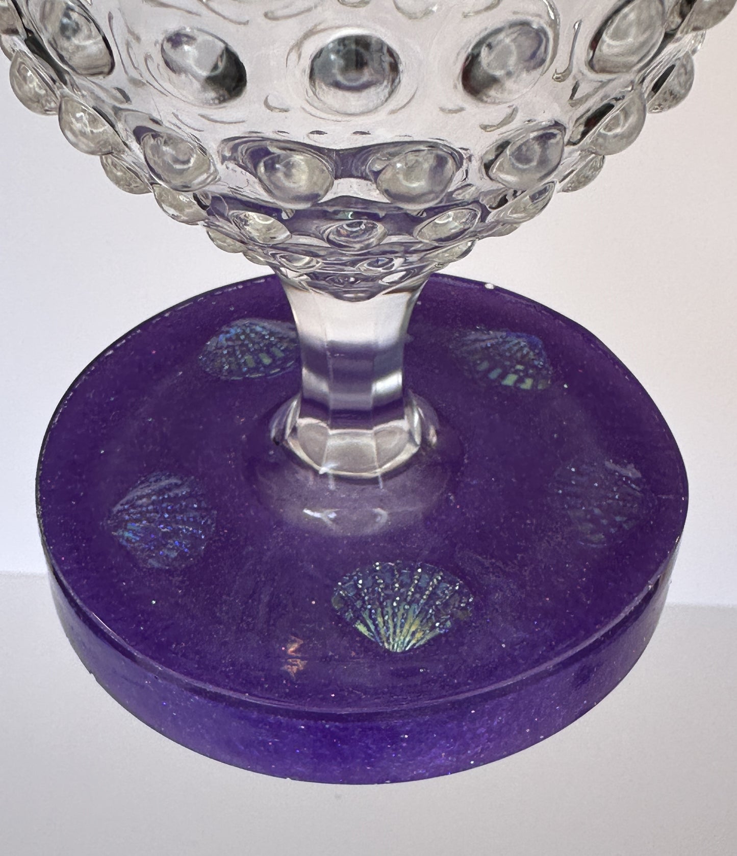 0024 Water glass iridescent seashells in purple
