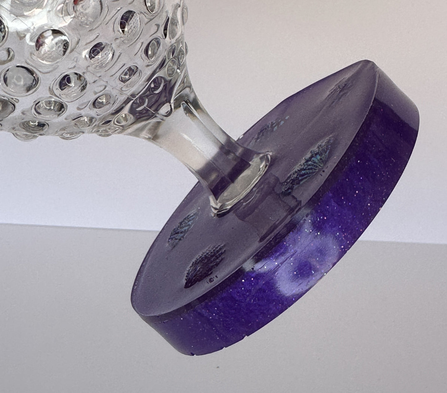 0024 Water glass iridescent seashells in purple