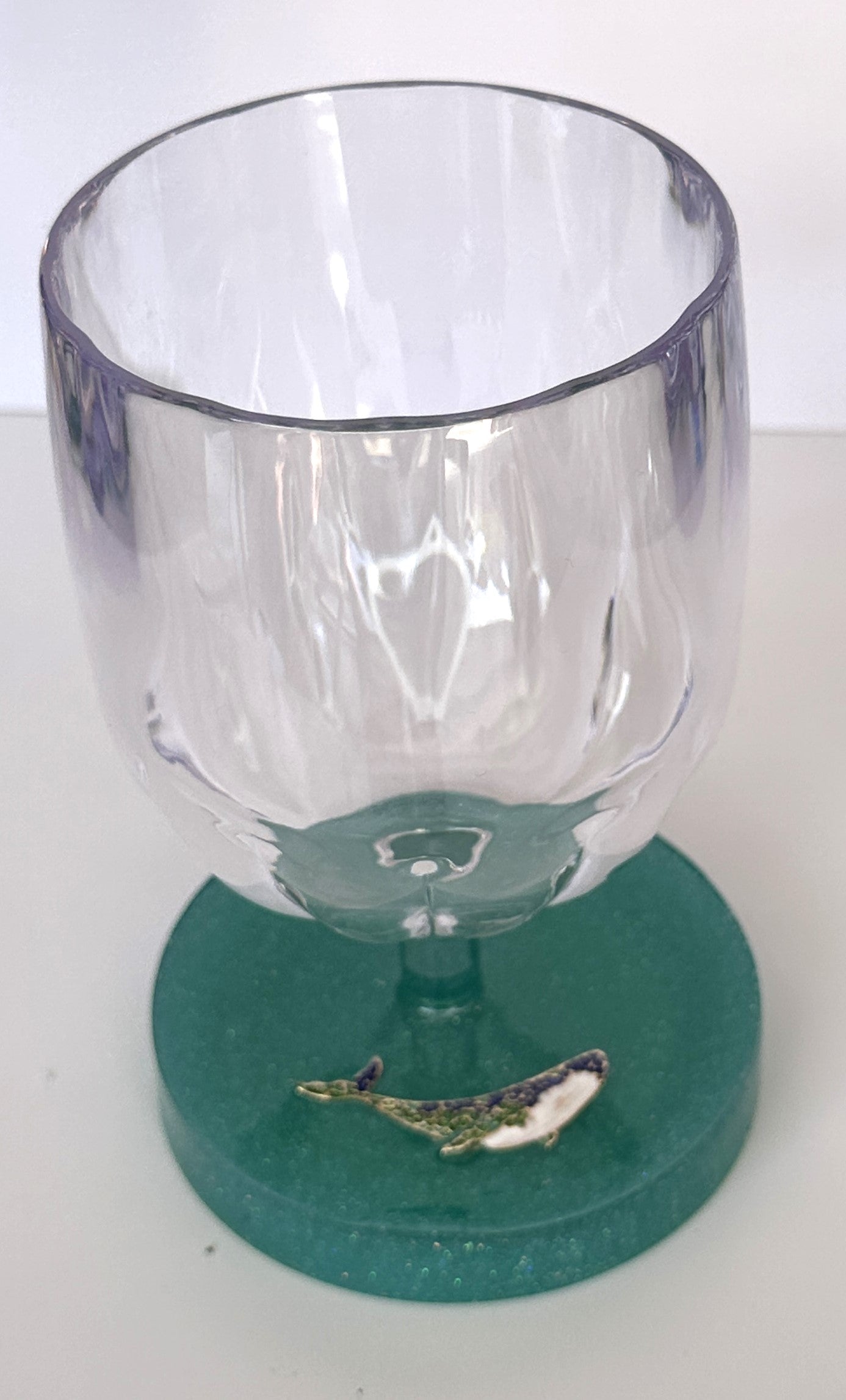 0029 Water glass whale in blue/green