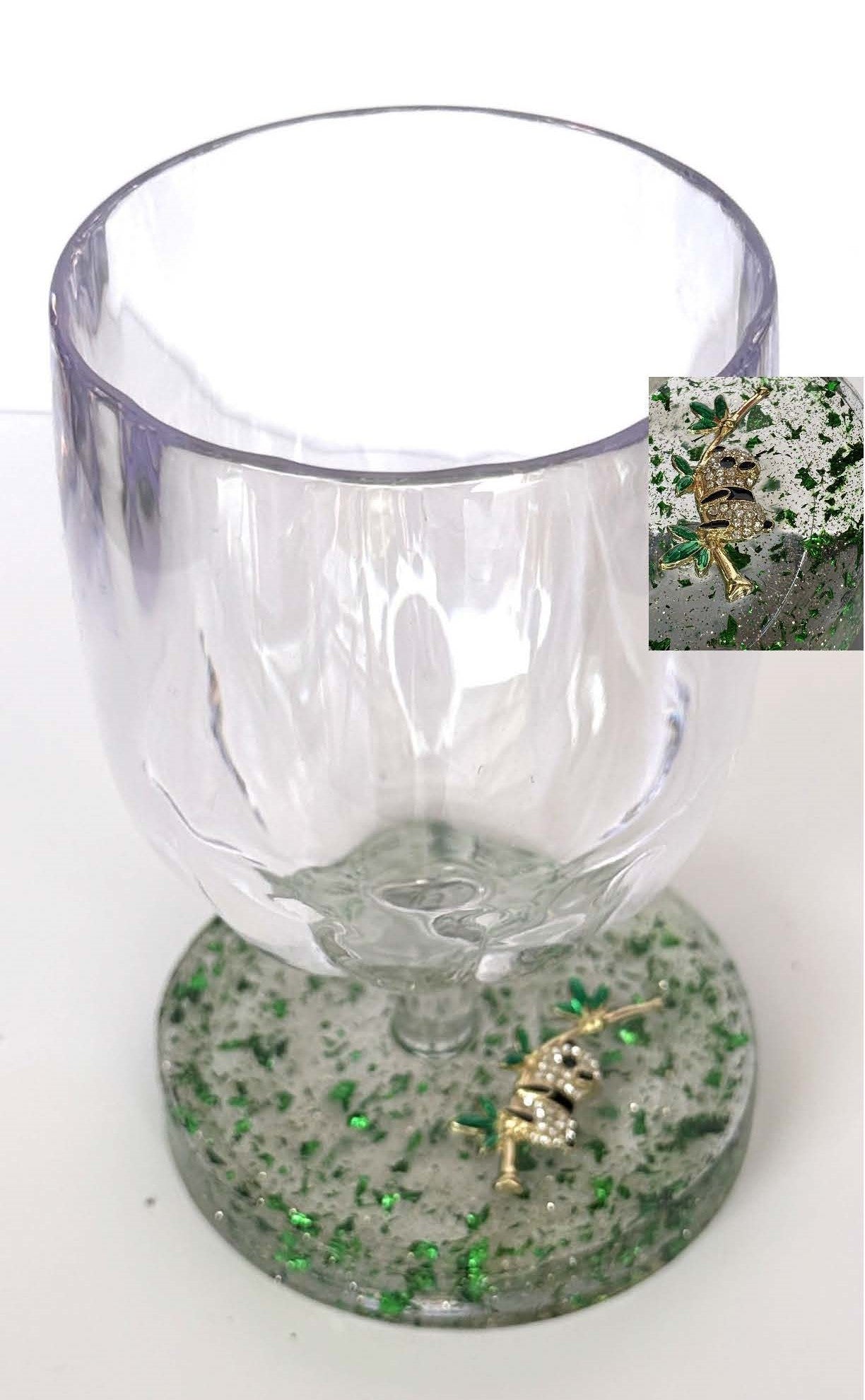 0030 Water glass bamboo panda in green
