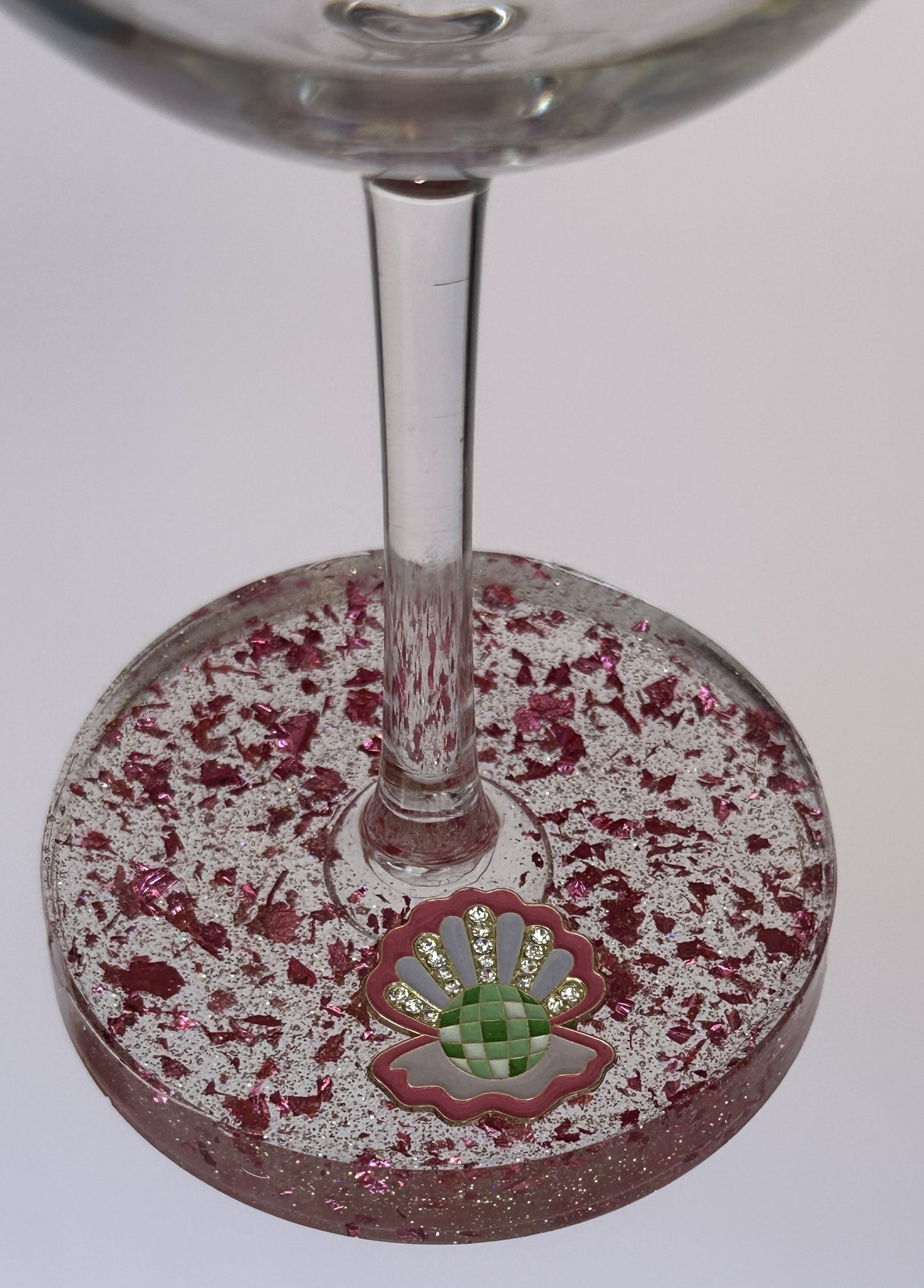 0048 Wine glass rhinestone pink/green seashell in pink