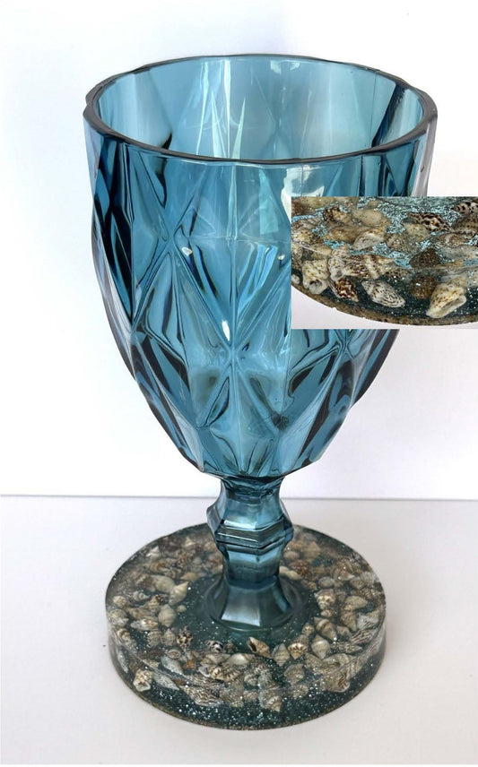 0049 Water glass blue with seashells