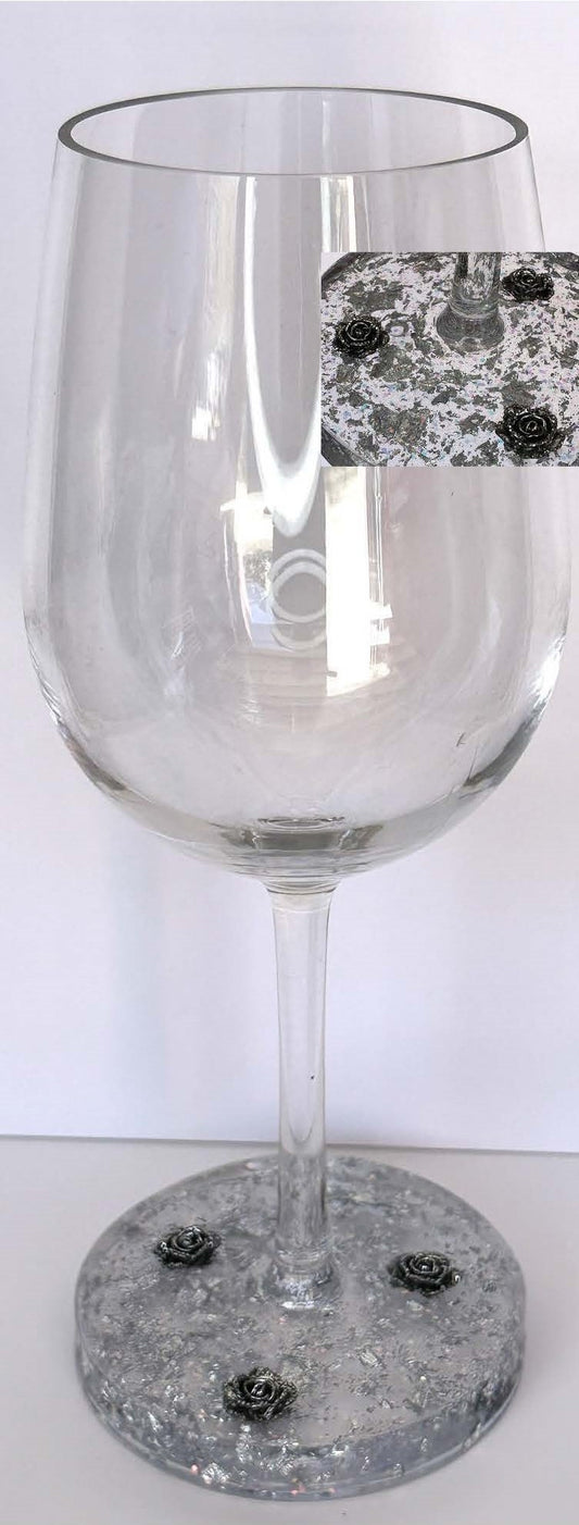 0056 Wine glass gray and silver roses