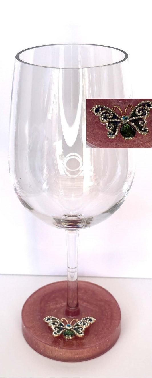 0062 Wine glass multicolor rhinestone butterfly in pink