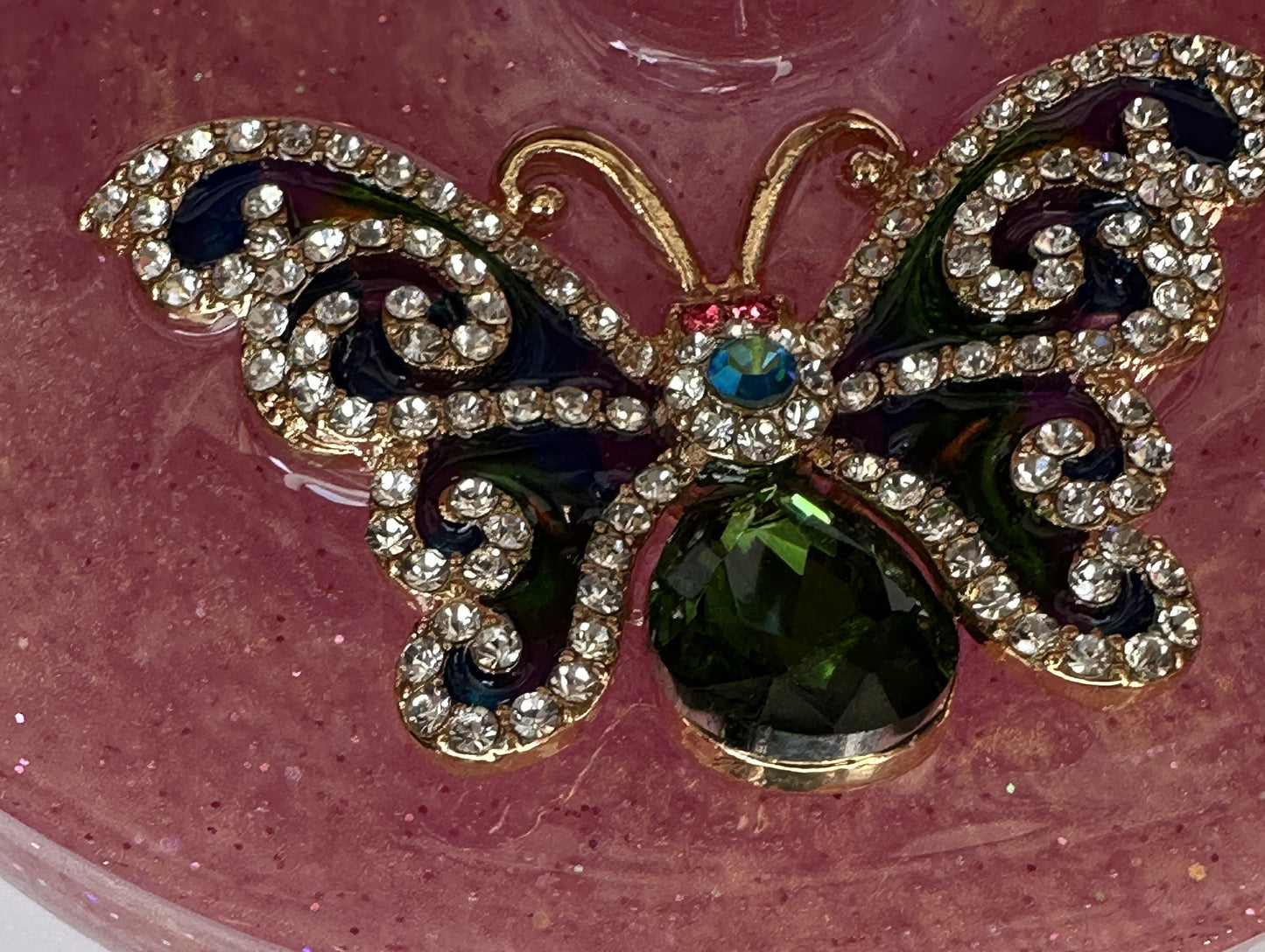 0062 Wine glass multicolor rhinestone butterfly in pink