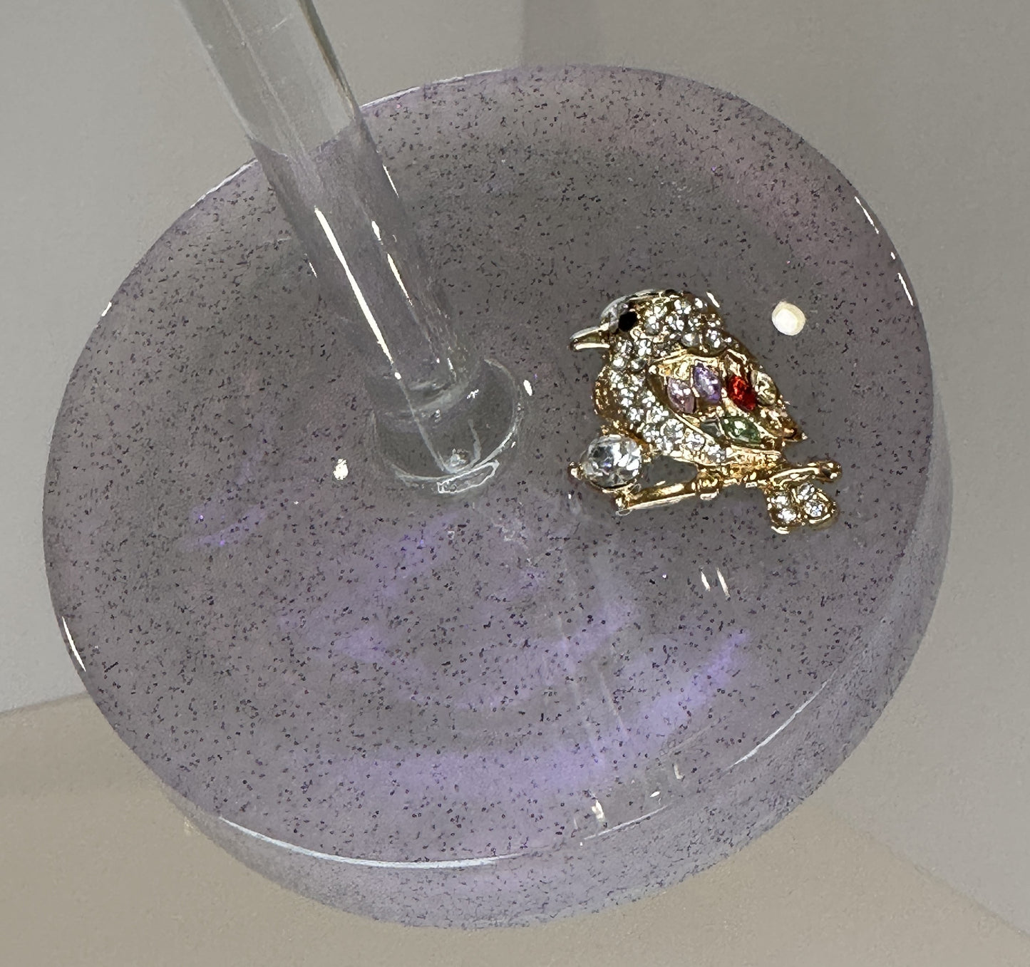 0007 Wine glass rhinestone bird on lavender