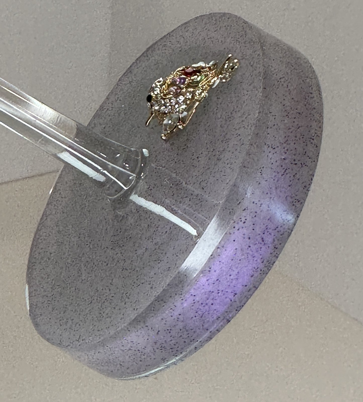 0007 Wine glass rhinestone bird on lavender