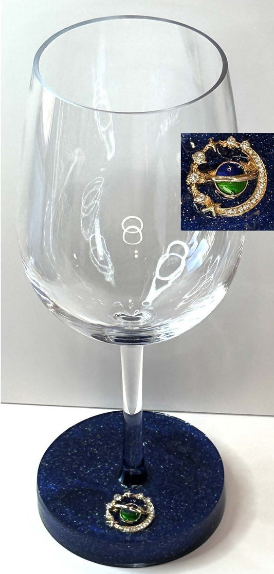 0076 Wine glass midnight moon