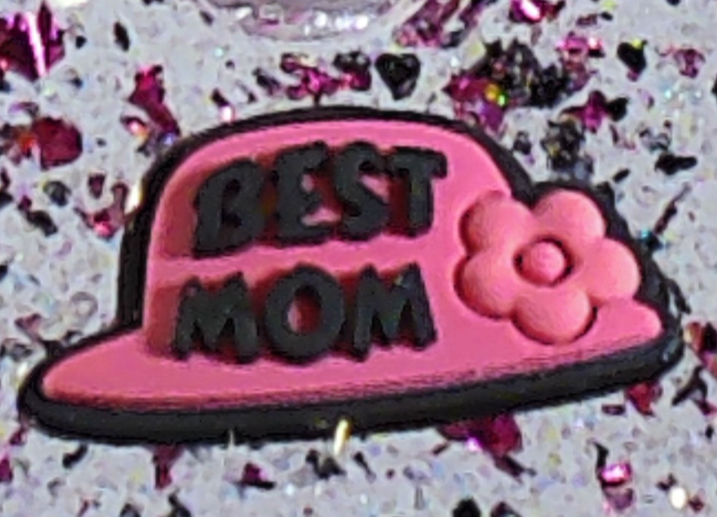 0093 Wine glass with "Best Mom" embellishment