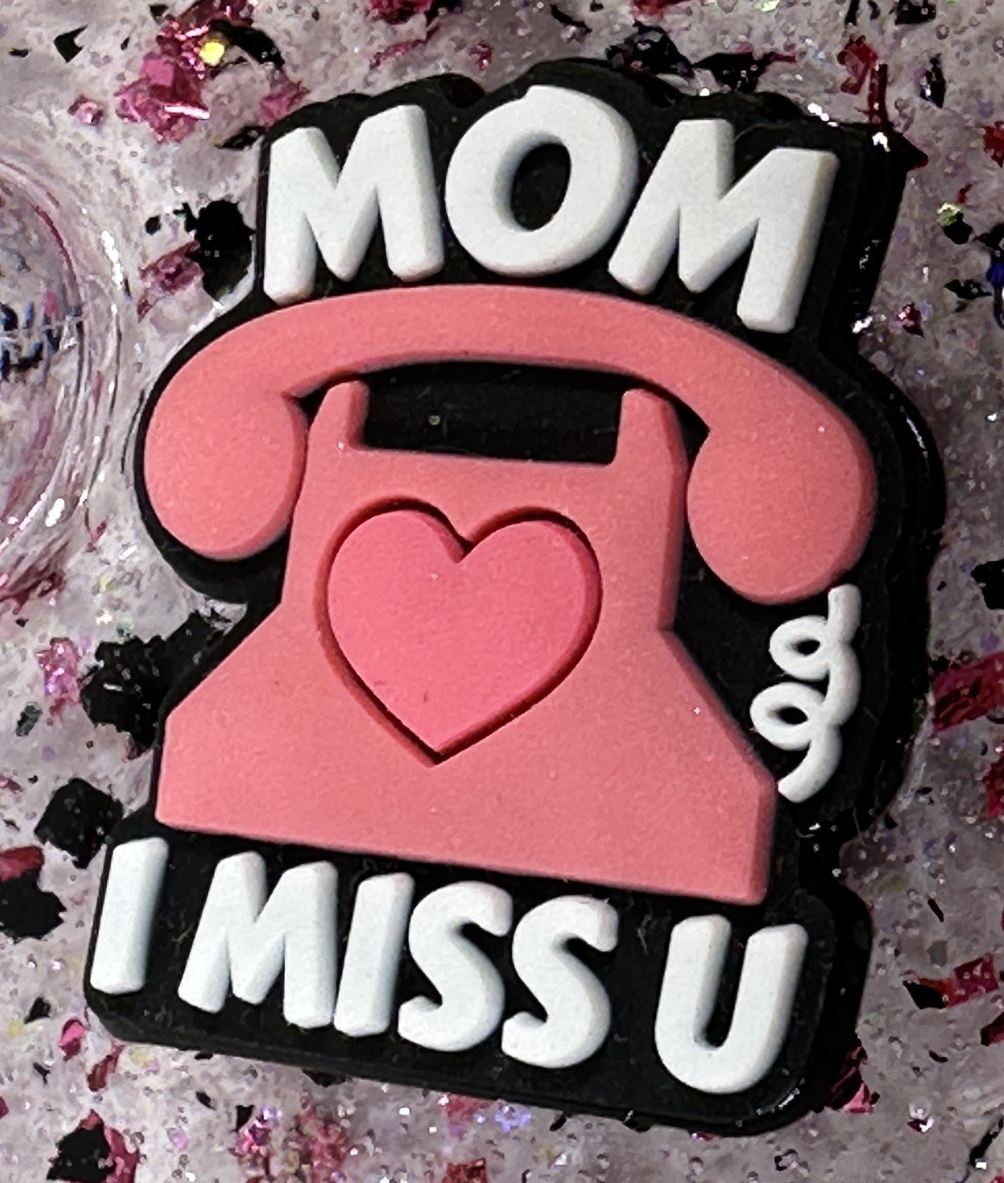 0094 Wine glass with "Mom I Miss U" embellishment